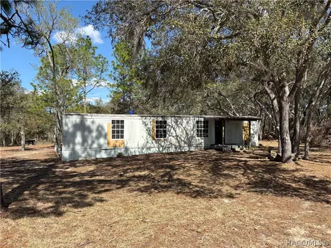 5371 W Starburst Ln, Homosassa, FL 34446
