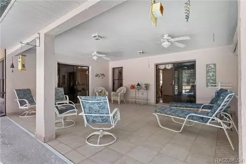 Exterior - 305 W Chase St, Hernando, FL 34442 photo 5 of 16