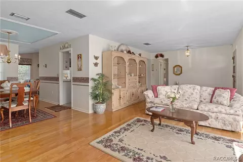 Living - 305 W Chase St, Hernando, FL 34442 photo 2 of 3