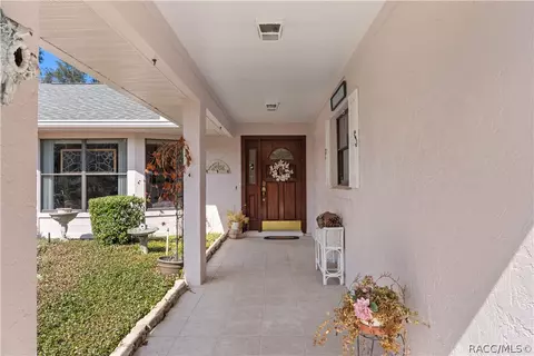 Exterior - 305 W Chase St, Hernando, FL 34442 photo 3 of 16