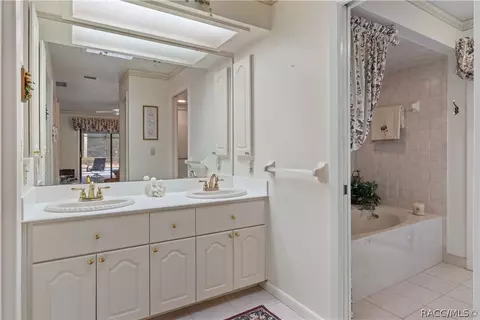 Bath - 305 W Chase St, Hernando, FL 34442 photo 1 of 5