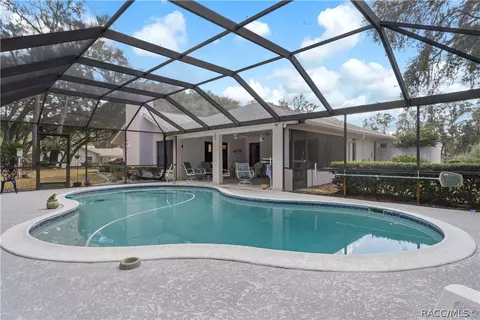 Exterior - 305 W Chase St, Hernando, FL 34442 photo 9 of 16