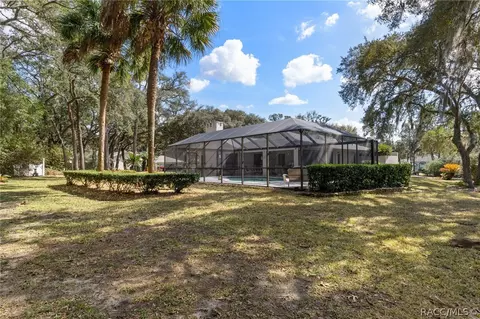 Exterior - 305 W Chase St, Hernando, FL 34442 photo 13 of 16