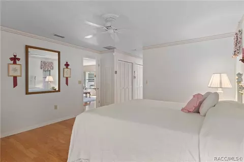 Bedroom - 305 W Chase St, Hernando, FL 34442 photo 2 of 4