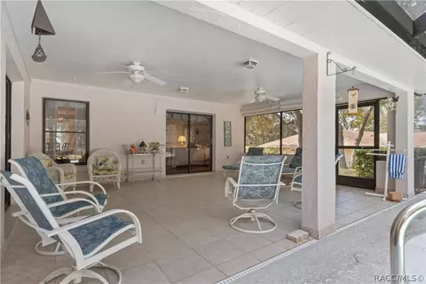 Exterior - 305 W Chase St, Hernando, FL 34442 photo 6 of 16