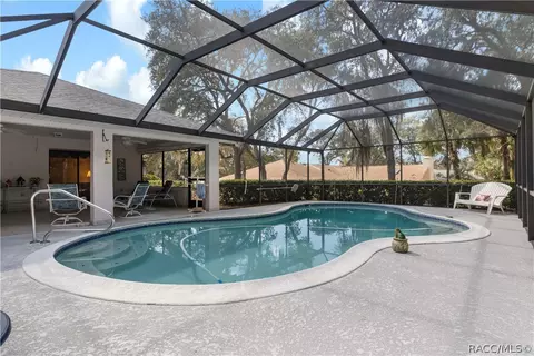 Exterior - 305 W Chase St, Hernando, FL 34442 photo 10 of 16
