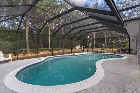 Exterior - 305 W Chase St, Hernando, FL 34442 photo 8 of 16