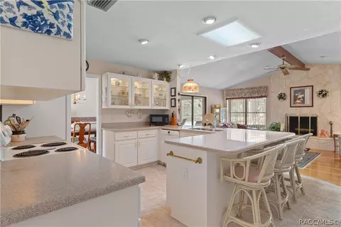 Kitchen - 305 W Chase St, Hernando, FL 34442 photo 2 of 5