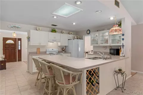 Kitchen - 305 W Chase St, Hernando, FL 34442 photo 3 of 5