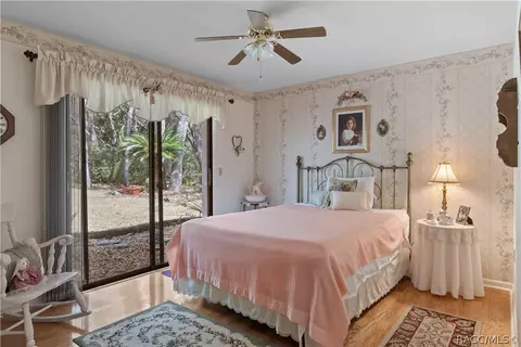 Bedroom - 305 W Chase St, Hernando, FL 34442 photo 3 of 4