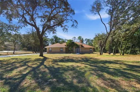 1810 W Pine Ridge Blvd, Beverly Hills, FL 34465