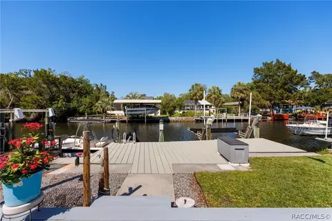 11491 W Riverhaven Dr, Homosassa, FL 34448