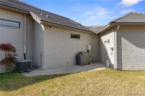 Exterior - 1224 W Labrador Ct, Hernando, FL 34442 photo 10 of 13