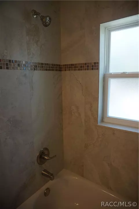 Bath - 1933 W Union St, Hernando, FL 34442 photo 3 of 3