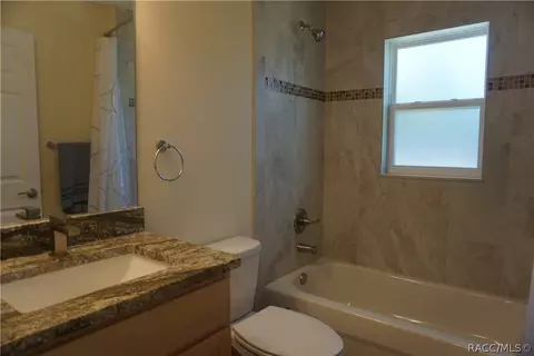 Bath - 1933 W Union St, Hernando, FL 34442 photo 2 of 3