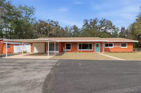 8215 E Floral Park Dr, Floral City, FL 34436