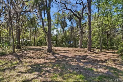 1325 NW 19th St, Crystal River, FL 34428