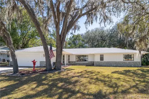 57 Greentree St, Homosassa, FL 34446