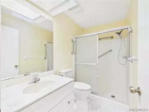 Bath - 2322 N Saint Johns Pt, Hernando, FL 34442 photo 1 of 3