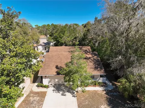 2 Woodmill Ct, Homosassa, FL 34446
