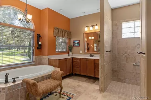 Bath - 4241 N Monadnock Rd, Hernando, FL 34442 photo 3 of 6