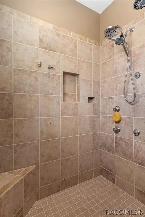 Bath - 4241 N Monadnock Rd, Hernando, FL 34442 photo 4 of 6