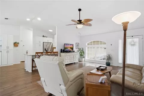 Living - 629 W Liberty St, Hernando, FL 34442 photo 2 of 2