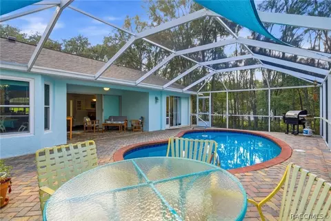 Exterior - 629 W Liberty St, Hernando, FL 34442 photo 6 of 10