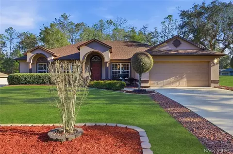 2016 W Blackhawk Pl, Citrus Springs, FL 34434