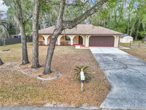 8497 E Henderson Trl, Inverness, FL 34450
