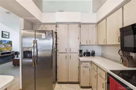 Kitchen - 1737 W Olympia St, Hernando, FL 34442 photo 4 of 7