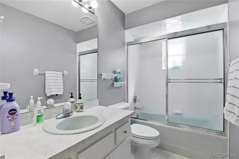 Bath - 1737 W Olympia St, Hernando, FL 34442 photo 1 of 2