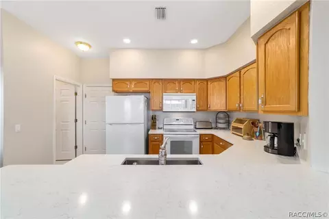 Kitchen - 6310 N Keel Dr, Hernando, FL 34442 photo 2 of 5