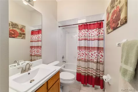 Bath - 6310 N Keel Dr, Hernando, FL 34442 photo 4 of 5