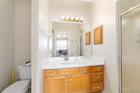 Bath - 6310 N Keel Dr, Hernando, FL 34442 photo 1 of 5