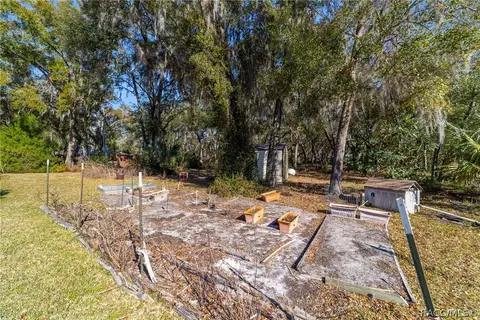 Exterior - 6310 N Keel Dr, Hernando, FL 34442 photo 9 of 17