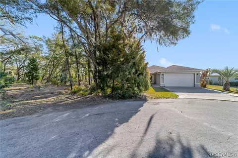 Exterior - 6310 N Keel Dr, Hernando, FL 34442 photo 3 of 17