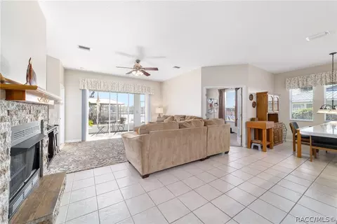Living - 6310 N Keel Dr, Hernando, FL 34442 photo 3 of 9