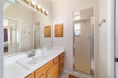 Bath - 6310 N Keel Dr, Hernando, FL 34442 photo 2 of 5