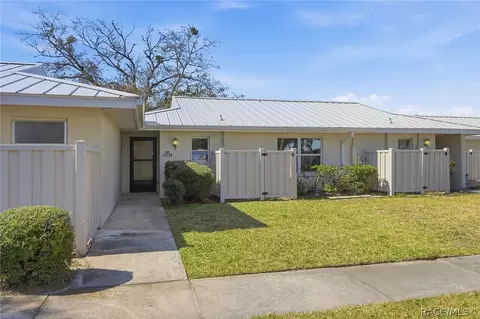 11597 W Kingfisher Ct, Crystal River, FL 34429