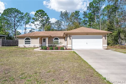 1295 W Sorrento Dr, Citrus Springs, FL 34434