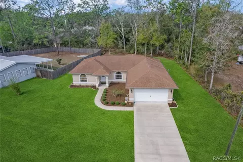 1295 W Sorrento Dr, Citrus Springs, FL 34434