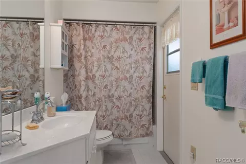 Bath - 3774 E Lake Todd Dr, Hernando, FL 34442 photo 3 of 3