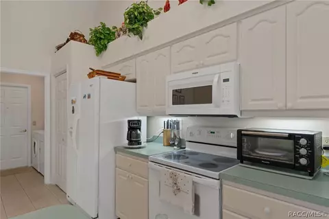 Kitchen - 3774 E Lake Todd Dr, Hernando, FL 34442 photo 3 of 5