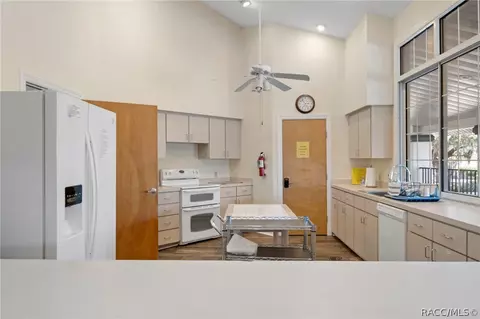 Kitchen - 3774 E Lake Todd Dr, Hernando, FL 34442 photo 4 of 5