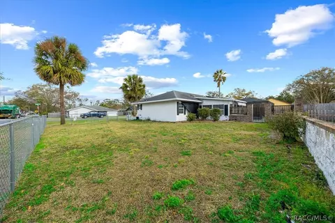 Exterior - 1 Cherry Ln, Ocala, FL 34472 photo 6 of 13