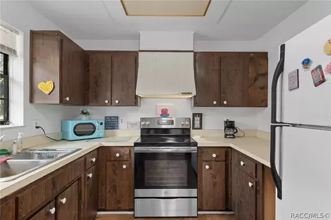 Kitchen - 4414 E Shorewood Dr, Hernando, FL 34442 photo 2 of 2