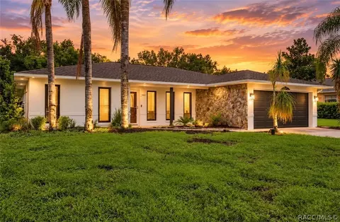 1025 SE 5th Ave, Crystal River, FL 34429