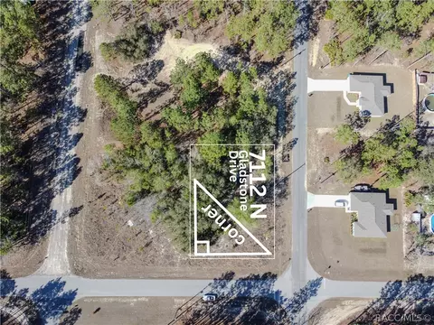 7112 N Gladstone Dr, Citrus Springs, FL 34434