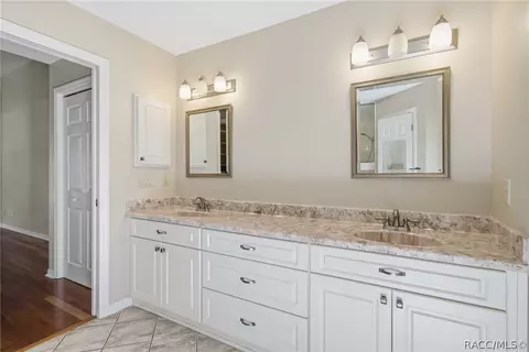 Bath - 197 E Joplin Ct, Hernando, FL 34442 photo 1 of 3